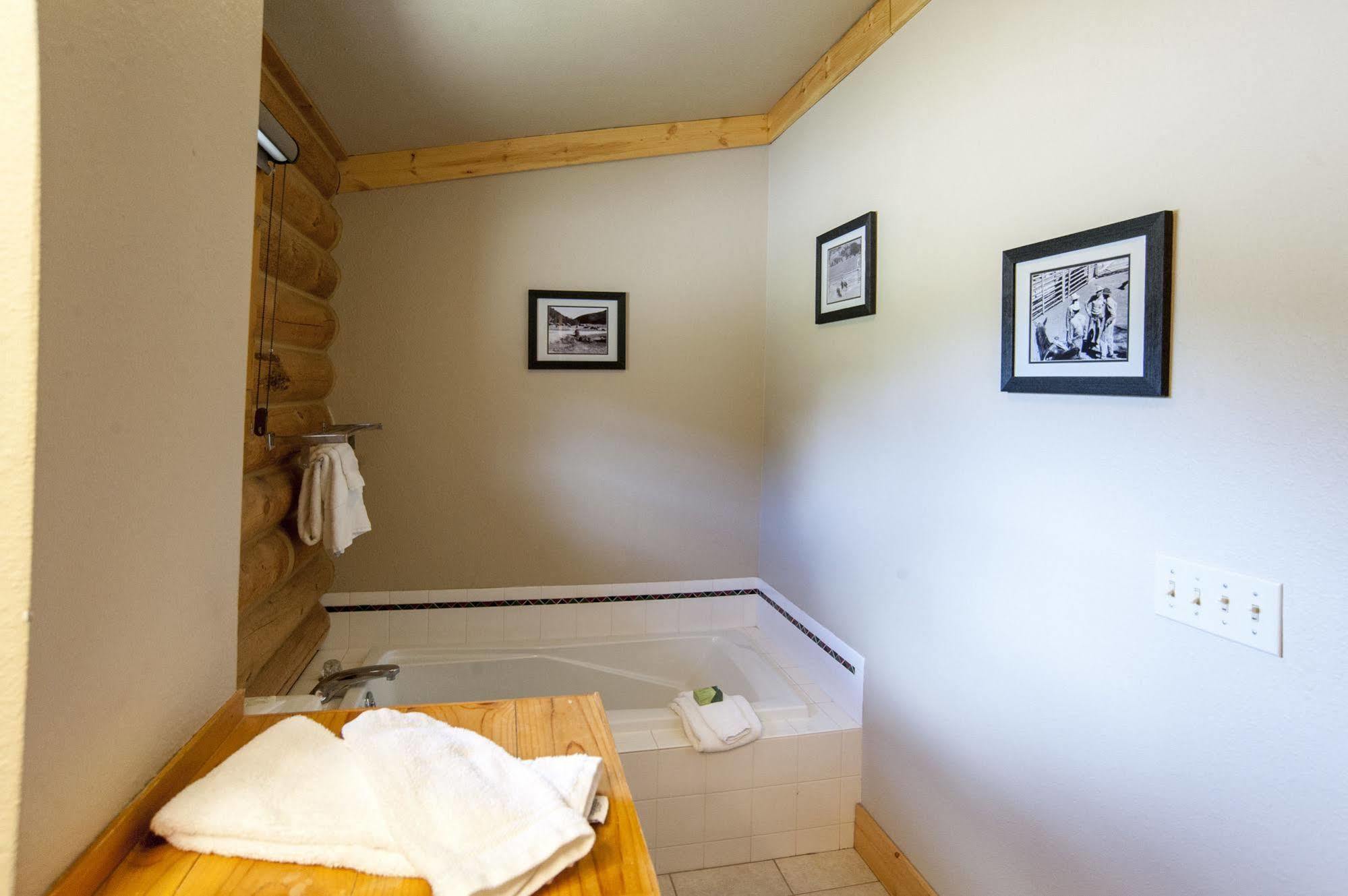 Villa 320 Guest Ranch Gallatin Gateway Esterno foto